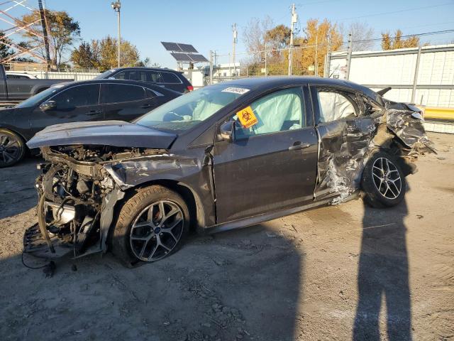 2015 FORD FOCUS — VIN 1FADP3F2XFL356430