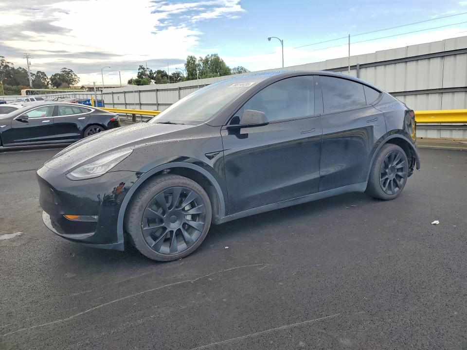 2022 TESLA MODEL Y — VIN 7SAYGDEE5NF506414