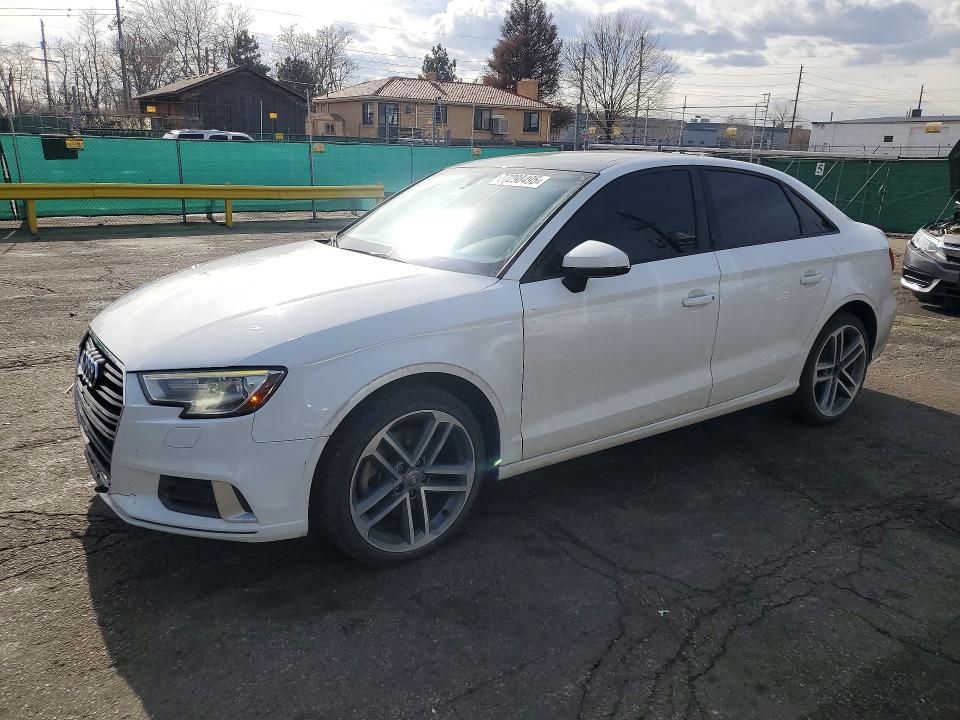 2017 AUDI A3 — VIN WAUAUGFF4H1048553