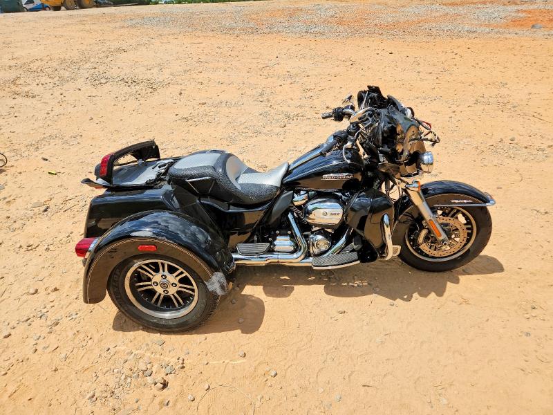 2017 HARLEY-DAVIDSON FLHTCUTG — VIN 1HD1MAD10HB859783