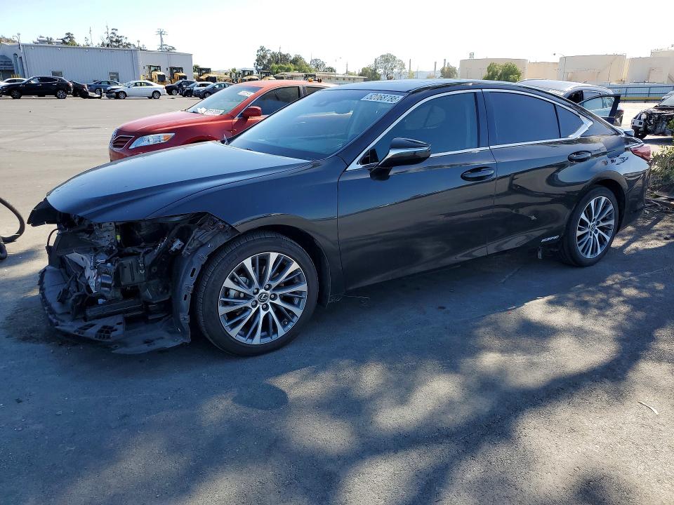 2021 LEXUS ES — VIN 58ADA1C18MU013106