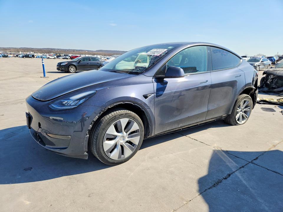 2023 TESLA MODEL Y — VIN 7SAYGDEE1PA060245