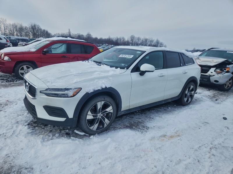 2020 VOLVO V60 CROSS — VIN YV4102WKXL1039117