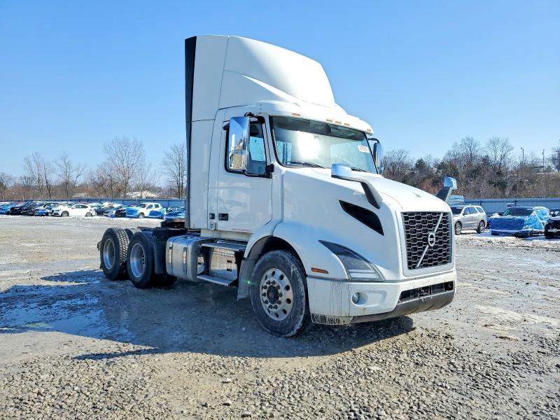 2020 VOLVO VNR — VIN 4V4WC9EGXLN266701