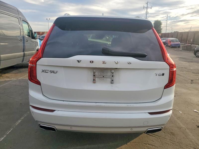 YV4A22PK8K1485399
