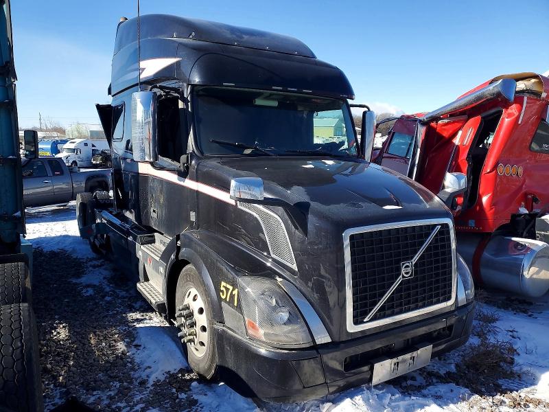 2016 VOLVO VN — VIN 4V4NC9EH8GN959373