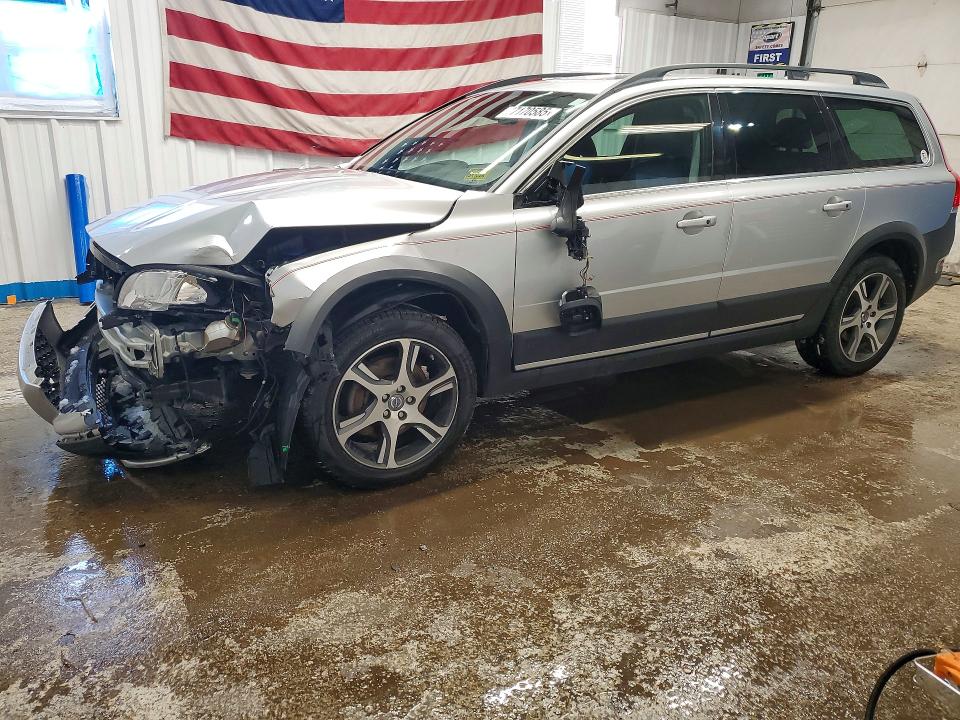 2015 VOLVO XC70 — VIN YV4902NC5F1200748