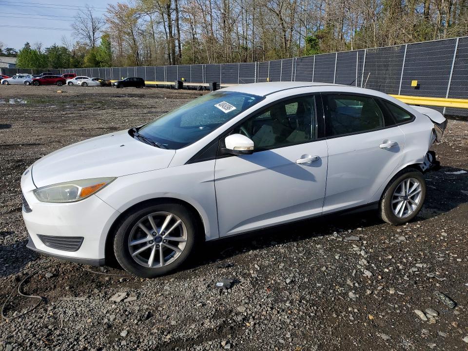 2015 FORD FOCUS — VIN 1FADP3F21FL270472