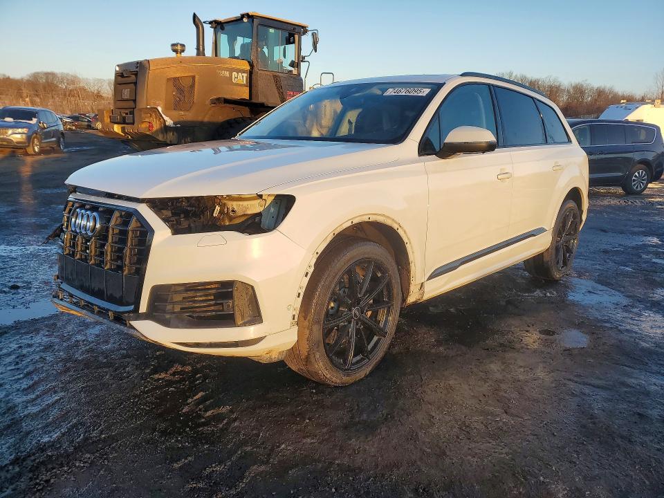 2021 AUDI Q7 — VIN WA1LXAF74MD013636