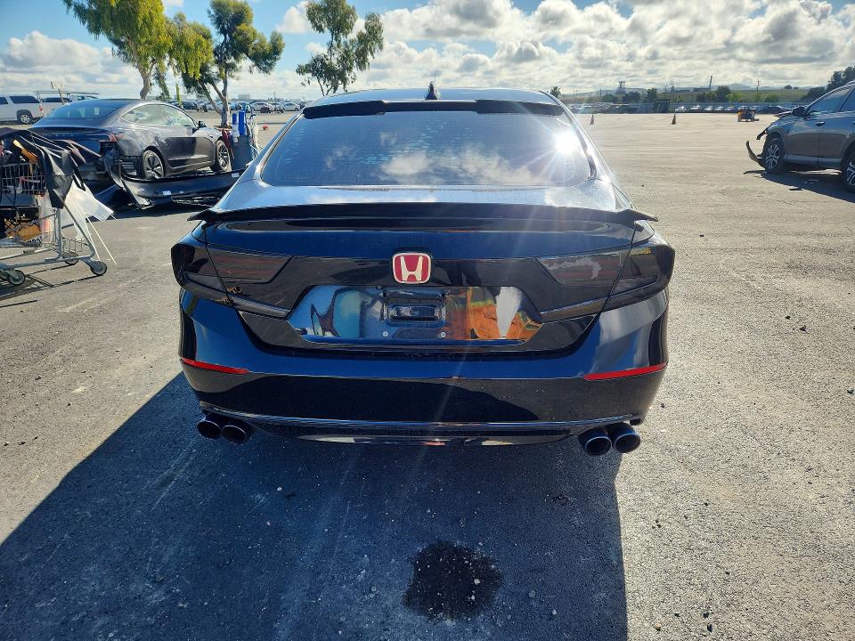 1HGCV1F38JA183327