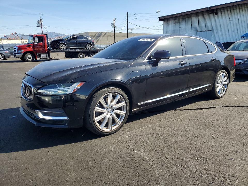 2018 VOLVO S90 — VIN LVYBR0AL8JP047057