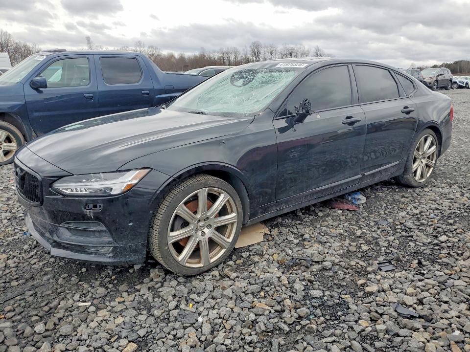 2017 VOLVO S90 — VIN YV1A22ML9H1004398