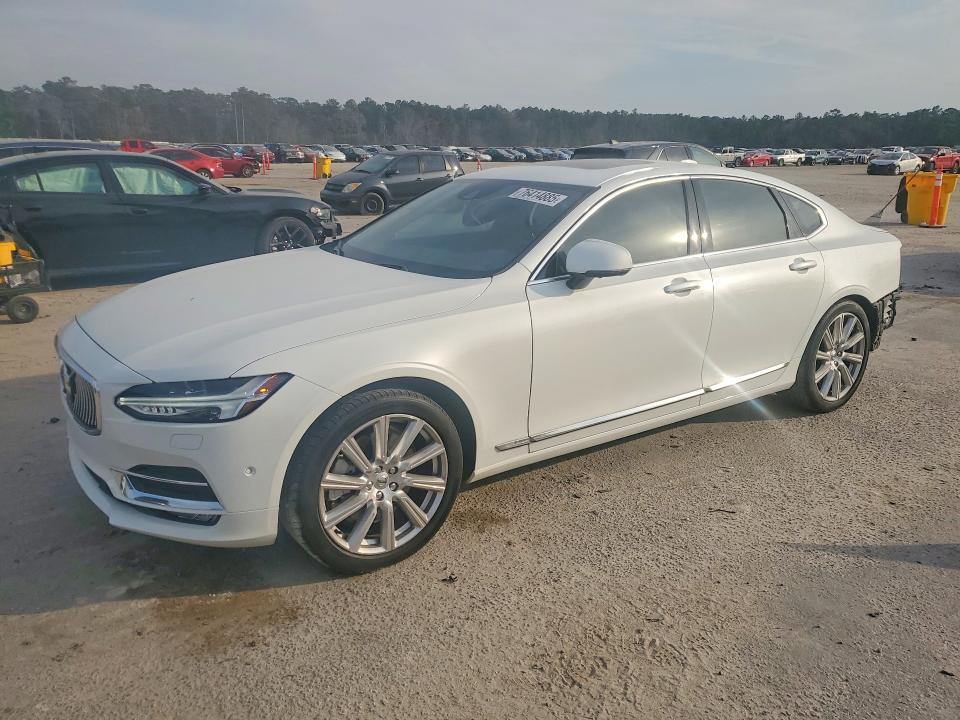2017 VOLVO S90 — VIN YV1A22ML8H1011617