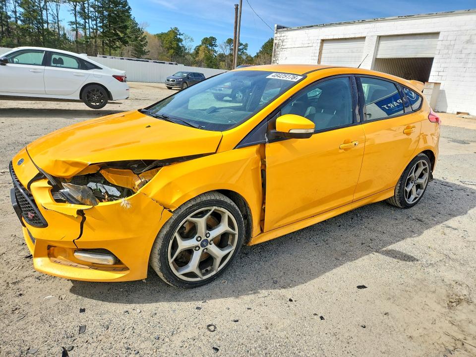 2015 FORD FOCUS — VIN 1FADP3L94FL315339
