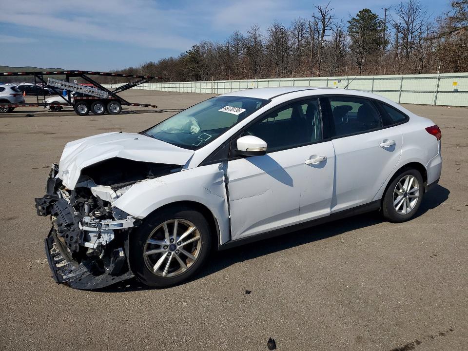2016 FORD FOCUS — VIN 1FADP3F21GL388989