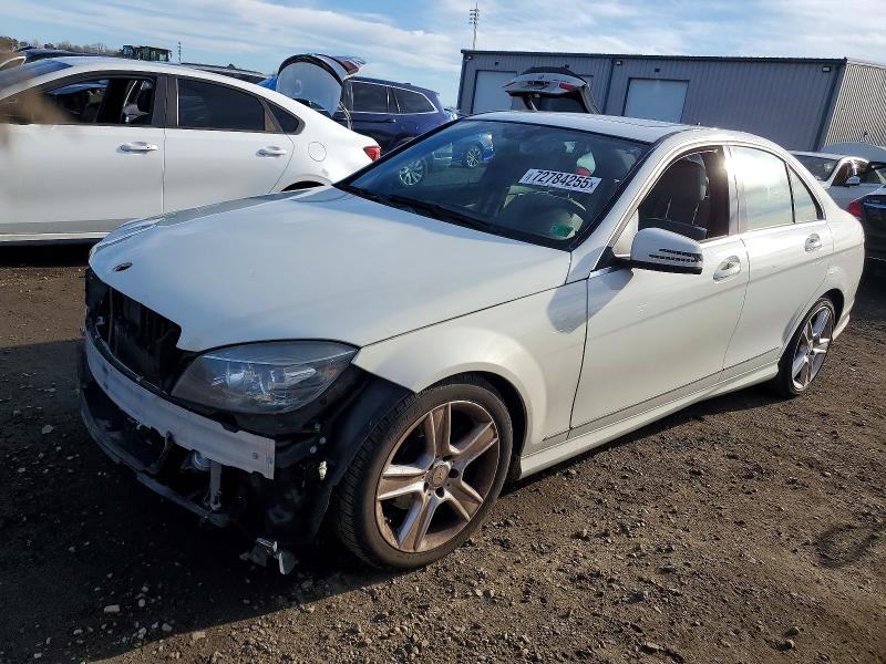2011 MERCEDES-BENZ C 300 4MAT — VIN WDDGF8BB1BR145093