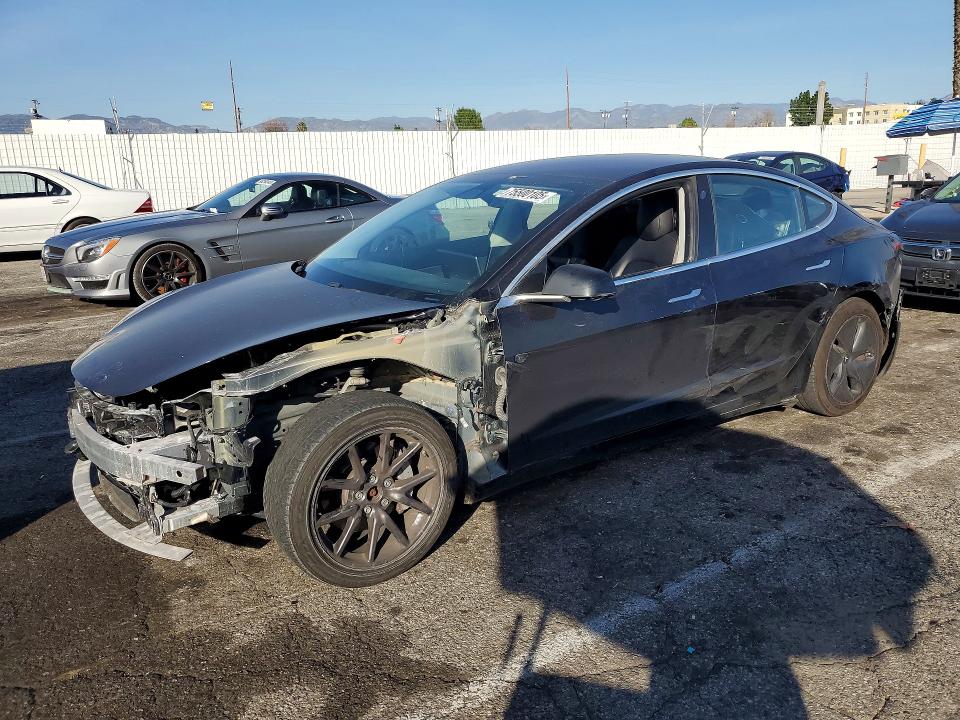 2018 TESLA MODEL 3 — VIN 5YJ3E1EB3JF070660