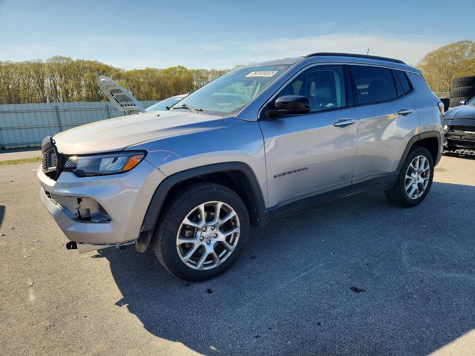 2022 JEEP COMPASS — VIN 3C4NJDFB7NT118074