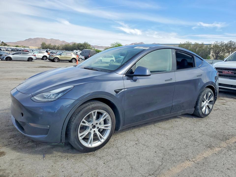 2022 TESLA MODEL Y — VIN 7SAYGDEE0NF380401