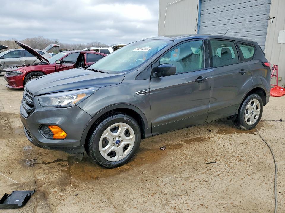 2018 FORD ESCAPE — VIN 1FMCU0F74JUB67716