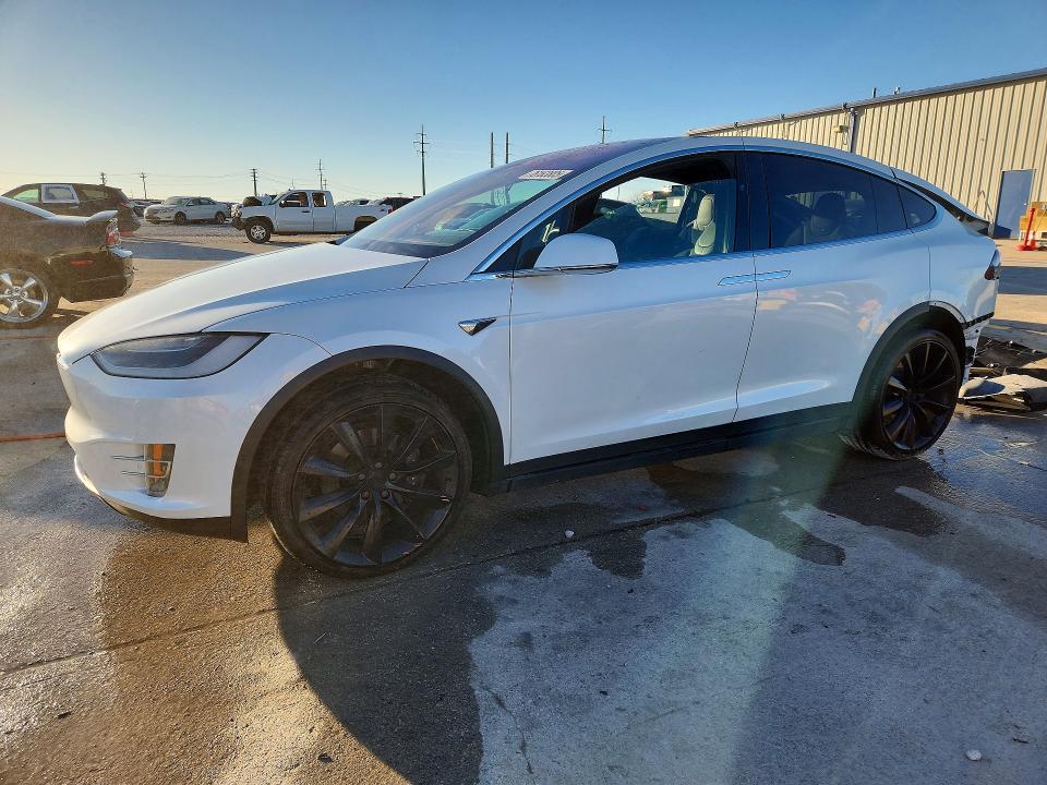 2019 TESLA MODEL X — VIN 5YJXCBE20KF198501