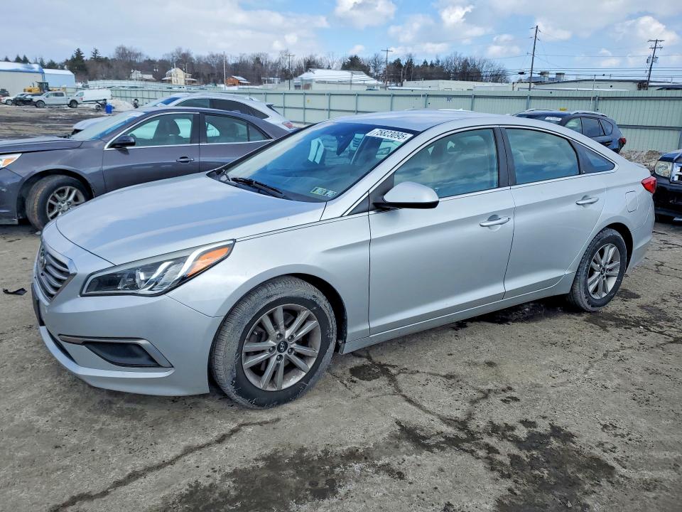 2016 HYUNDAI SONATA SE — VIN 5NPE24AFXGH385865