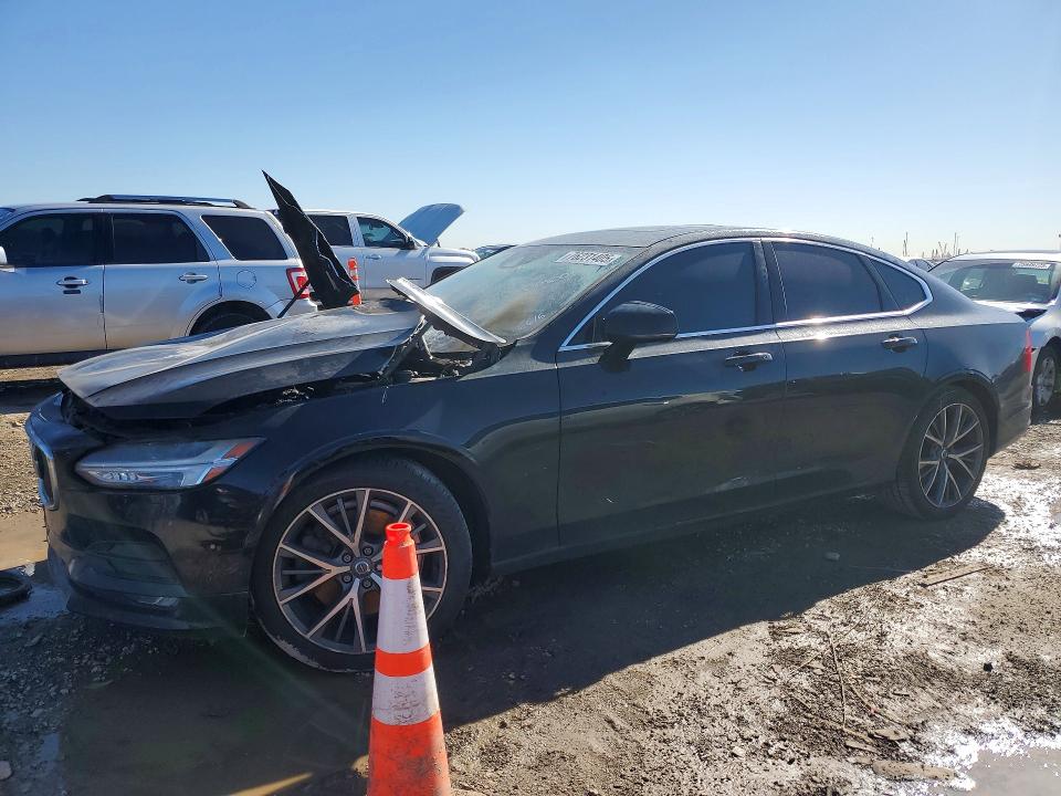 2017 VOLVO S90 — VIN YV1A22MKXH1016616