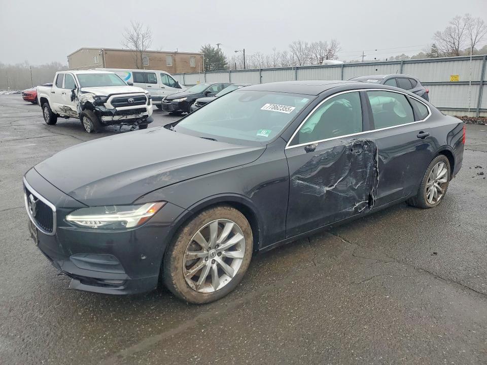 2018 VOLVO S90 — VIN LVY992MK4JP024517