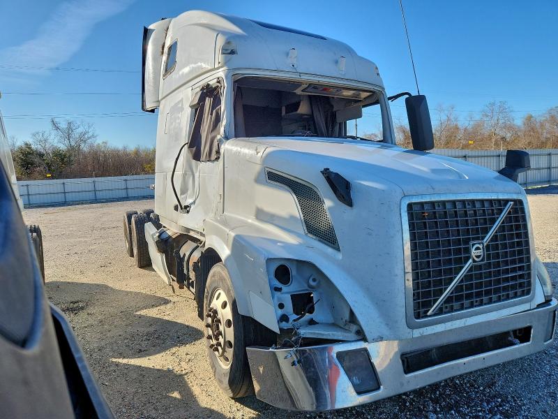 2011 VOLVO VNL — VIN 4V4NC9TG0DN562259