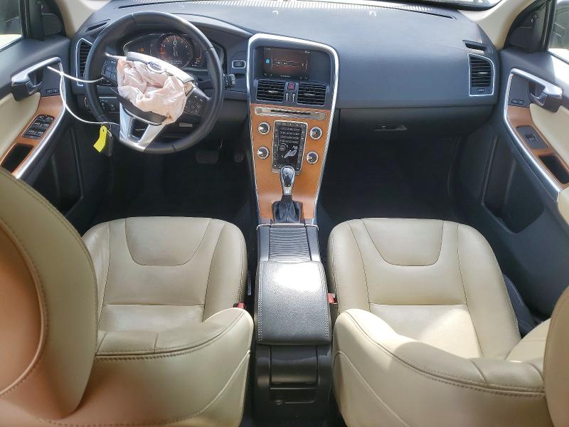 YV440MDU0H2018677