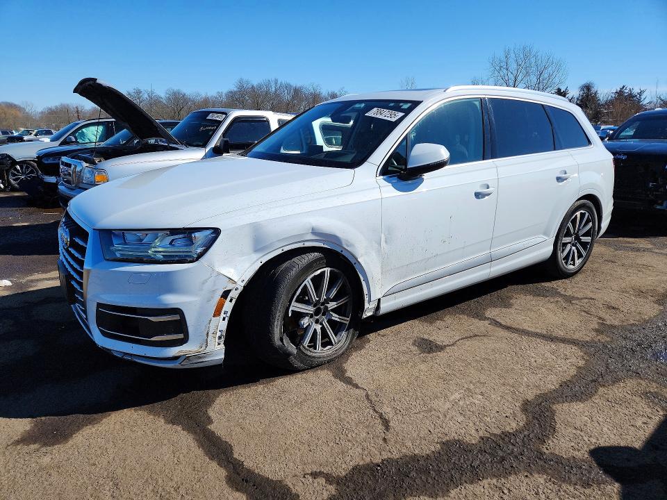 2017 AUDI Q7 — VIN WA1VAAF79HD047622