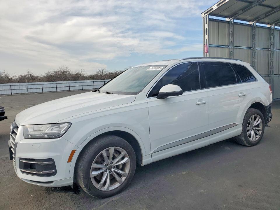 2018 AUDI Q7 — VIN WA1LAAF78JD015547