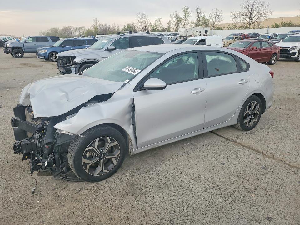 2021 KIA FORTE — VIN 3KPF24AD5ME414238