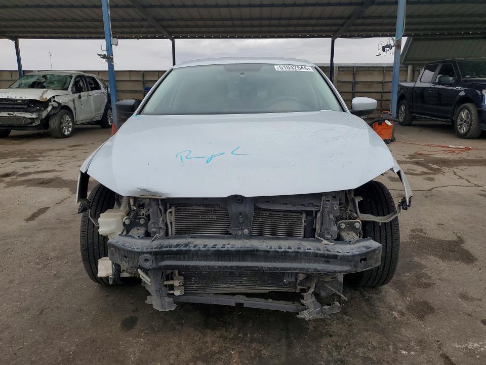 3VW2B7AJ8HM307487