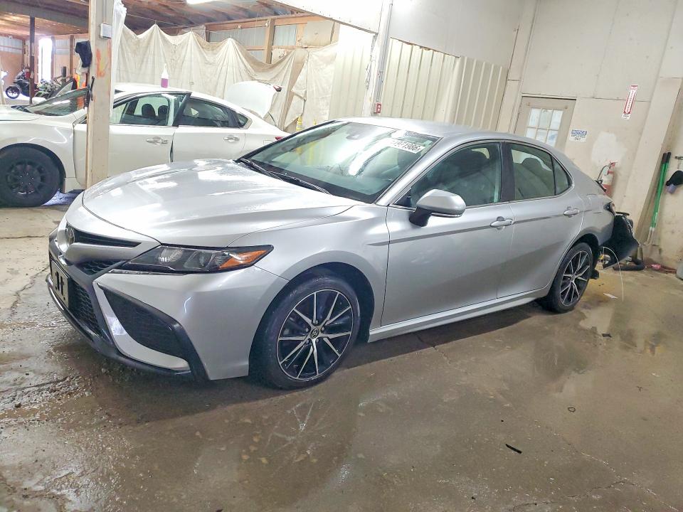 2022 TOYOTA CAMRY — VIN 4T1G11AK1NU706262