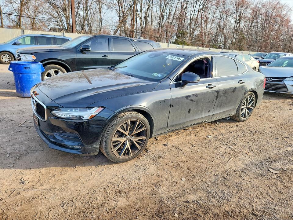 2017 VOLVO S90 — VIN YV1A22MK4H1013081