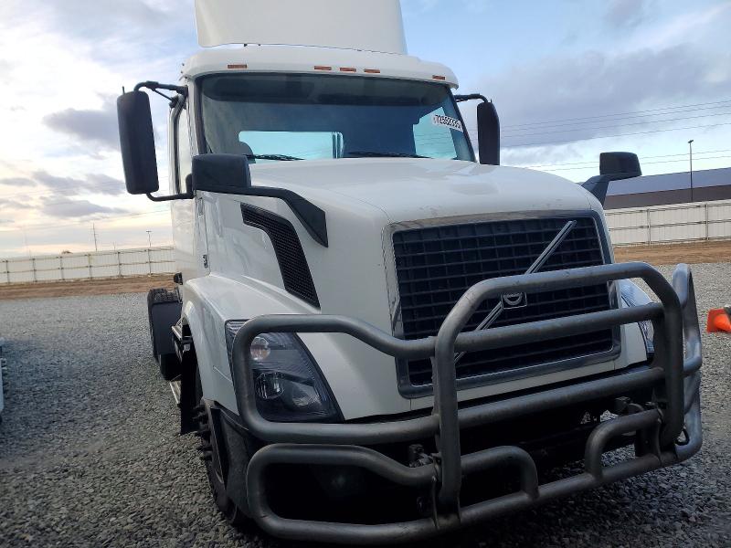 2018 VOLVO VNL — VIN 4V4NC9EHXJN893111