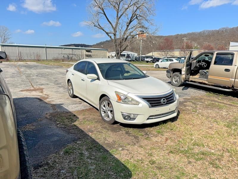 2015 NISSAN ALTIMA — VIN 1N4AL3AP3FC158211
