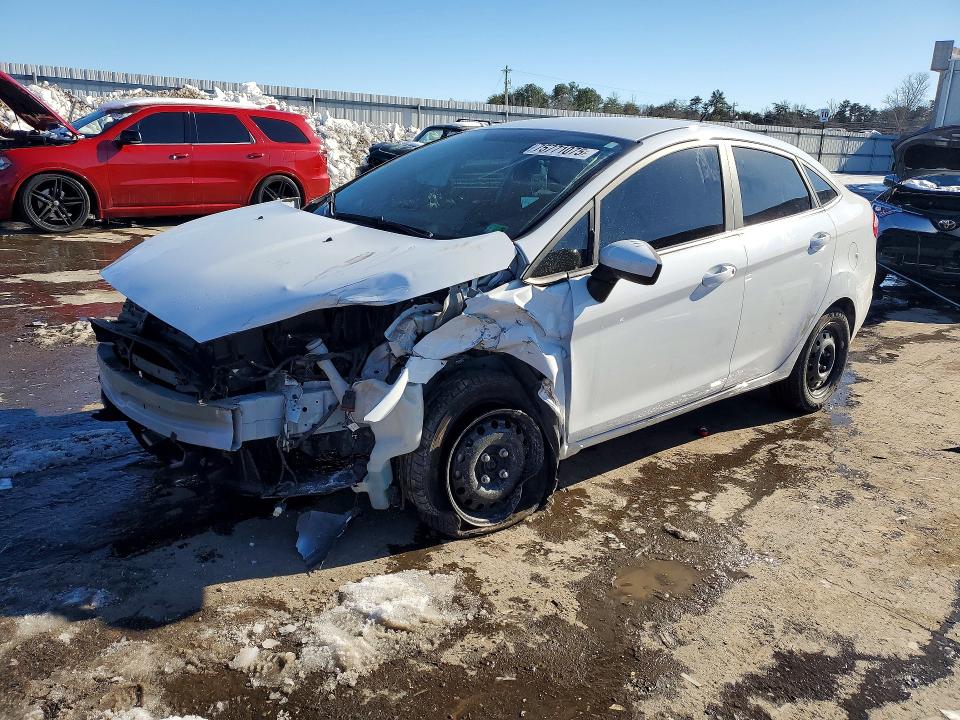 2018 FORD FIESTA S — VIN 3FADP4AJXJM106195