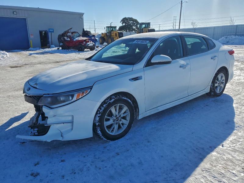2018 KIA OPTIMA LX — VIN 5XXGT4L38JG209747