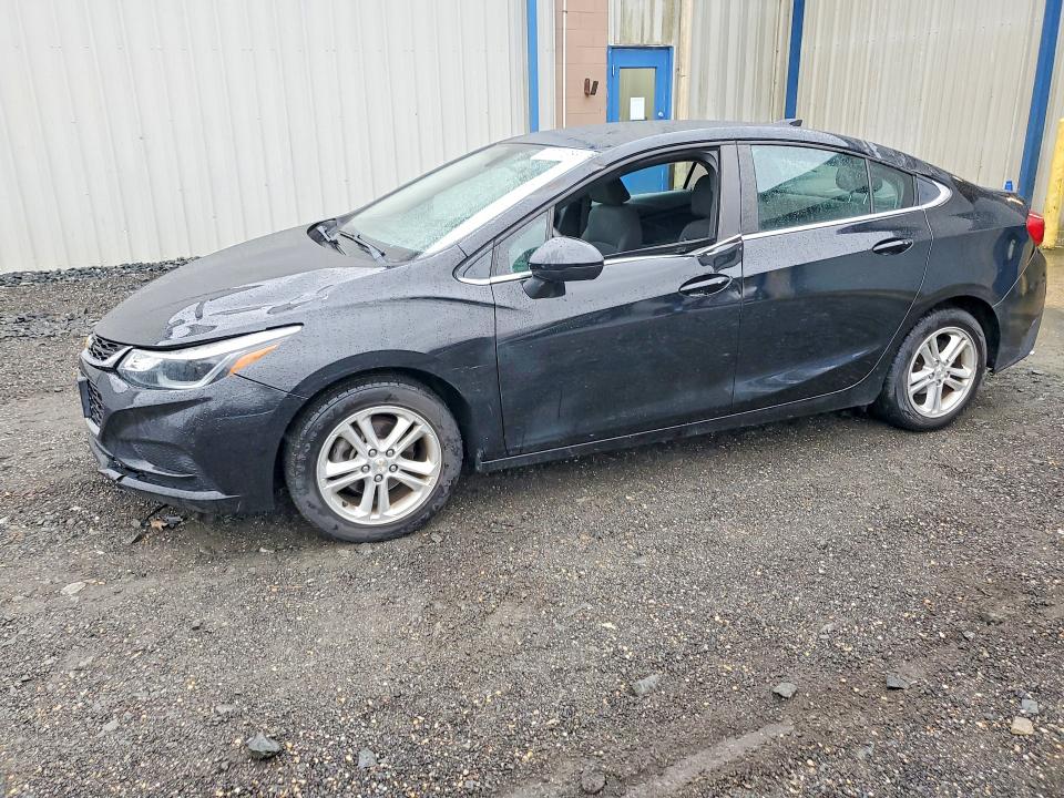 2018 CHEVROLET CRUZE — VIN 1G1BE5SM9J7132327