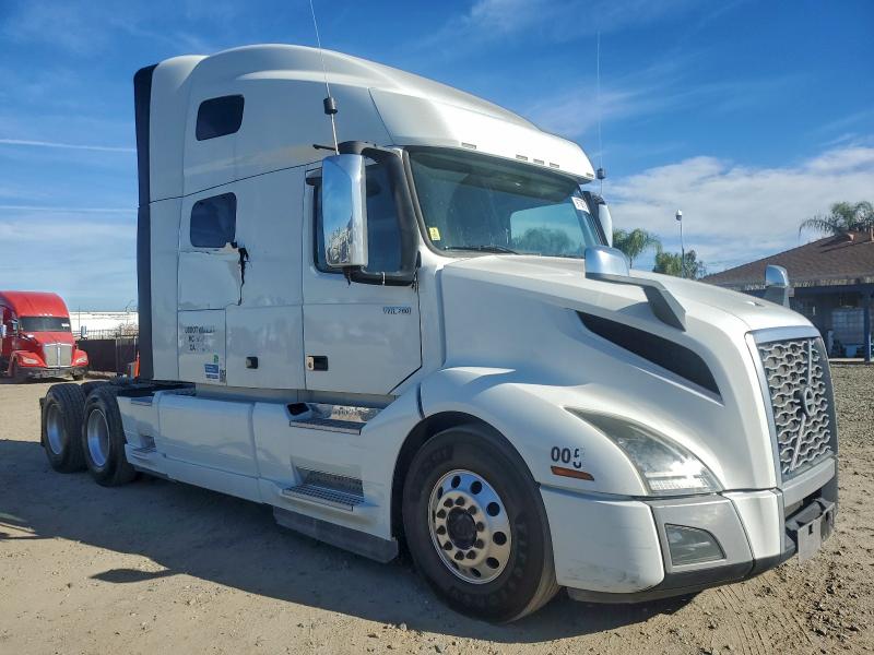 2018 VOLVO VNL — VIN 4V4NC9EH4JN899129