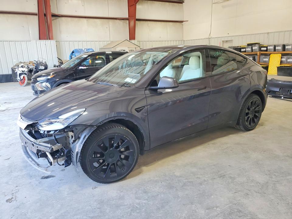 2021 TESLA MODEL Y — VIN 5YJYGDEE2MF210102