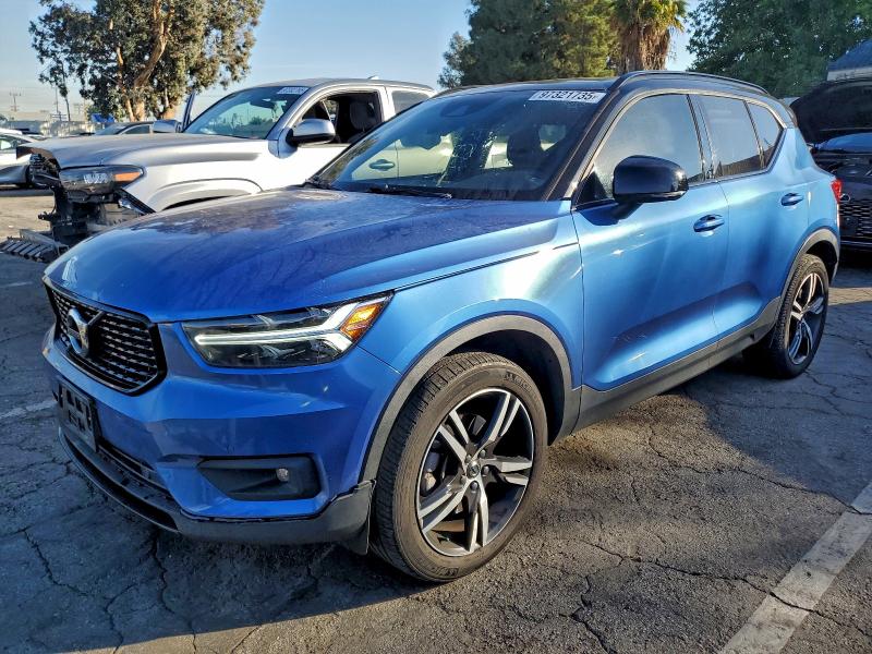 2020 VOLVO XC40 T5 R- — VIN YV4162UMXL2276879