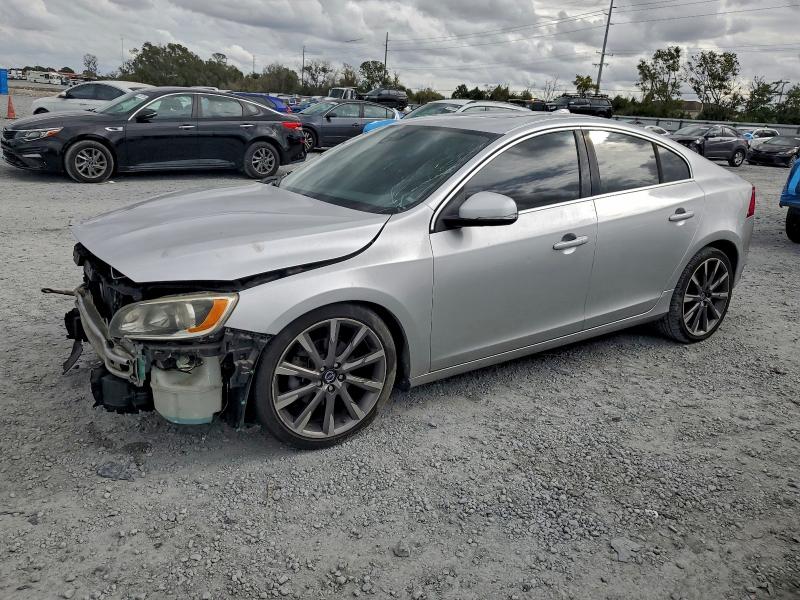 2015 VOLVO S60 PREMIE — VIN YV140MFK5F1346642