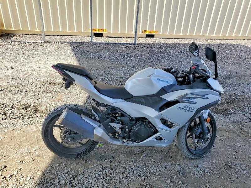 2025 KAWASAKI EX500 — VIN ML5EXGH1XSDA50064