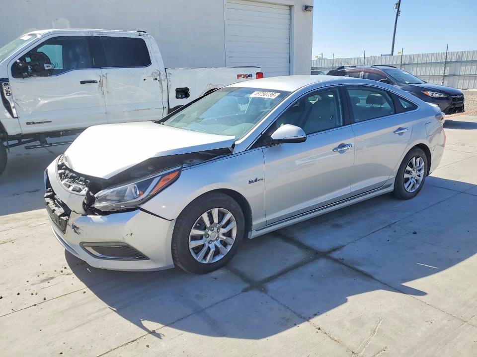 2016 HYUNDAI SONATA HYBRID — VIN KMHE24L15GA024743