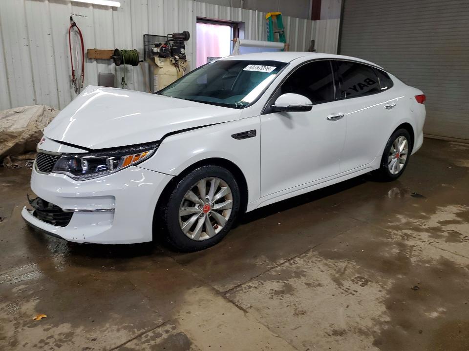 2018 KIA OPTIMA — VIN 5XXGU4L37JG265207