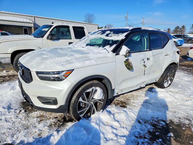 2022 VOLVO XC40 T5 R- — VIN YV4162UM4N2779567