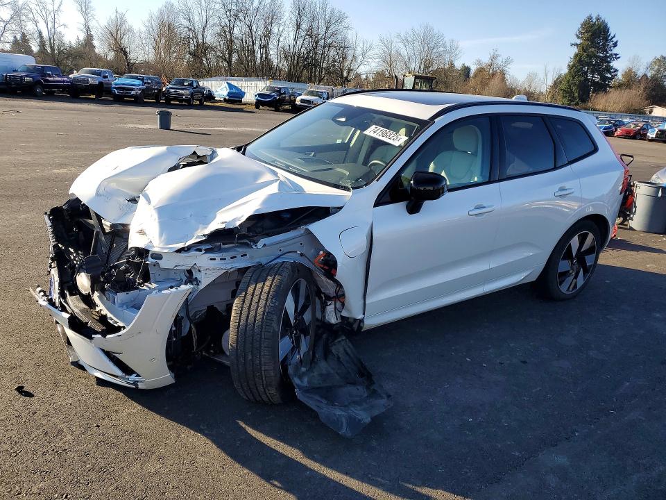 2025 VOLVO XC60 — VIN YV4H60RC5S1080999